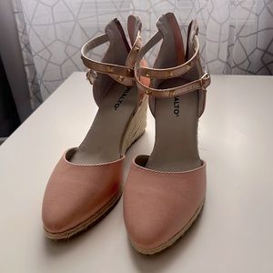 Size 8 . Worn once. Light pink